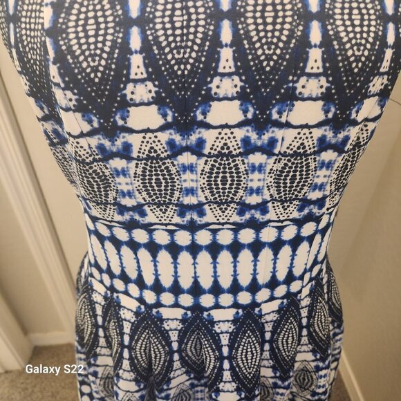 Vince Camuto Print Dress. NWT. Size 6 - Picture 3 of 15